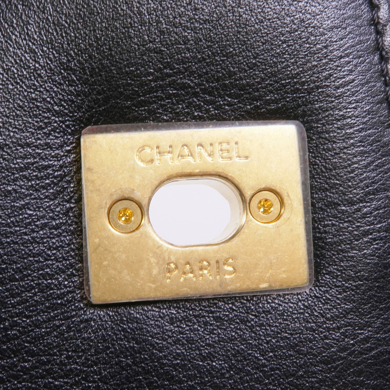 CHANEL 牛皮皮革Chain Shoulder金扣鏈帶肩背袋-11