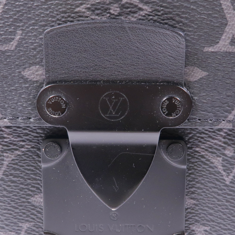 LOUIS VUITTON Monogram Eclipse S-Lock肩背袋-10