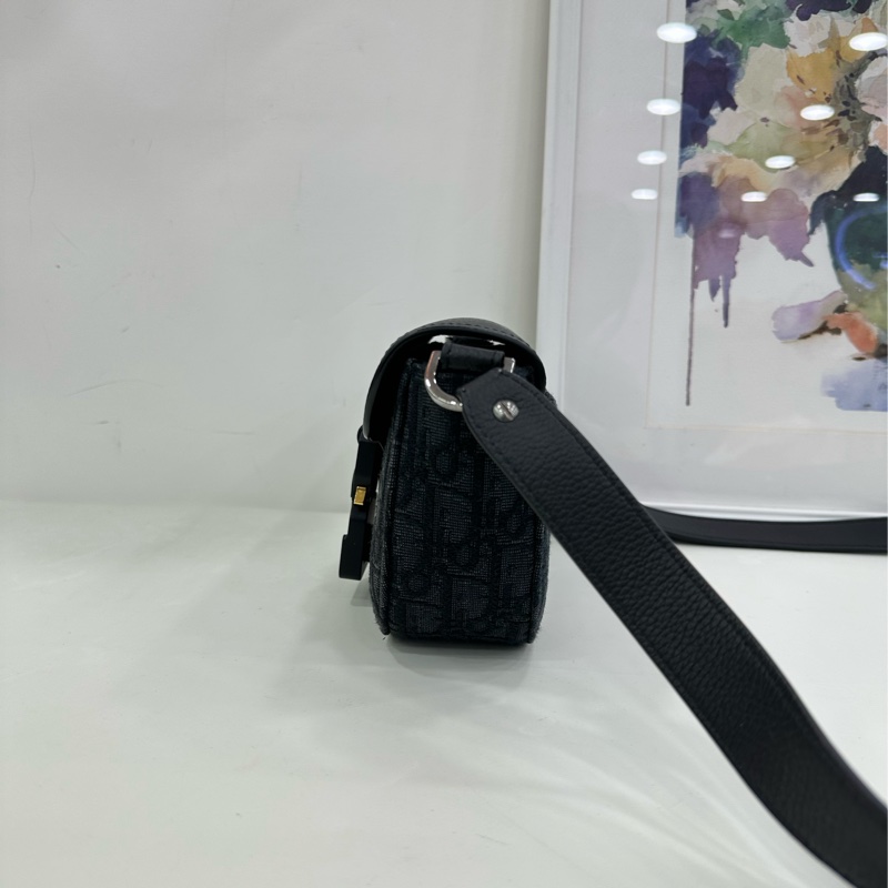 DIOR 迪奧 暗紋馬鞍 mini 23年編碼 有票 經典暗紋老花刺繡 時尚百搭 可手提斜挎 日常非常實用百搭-3