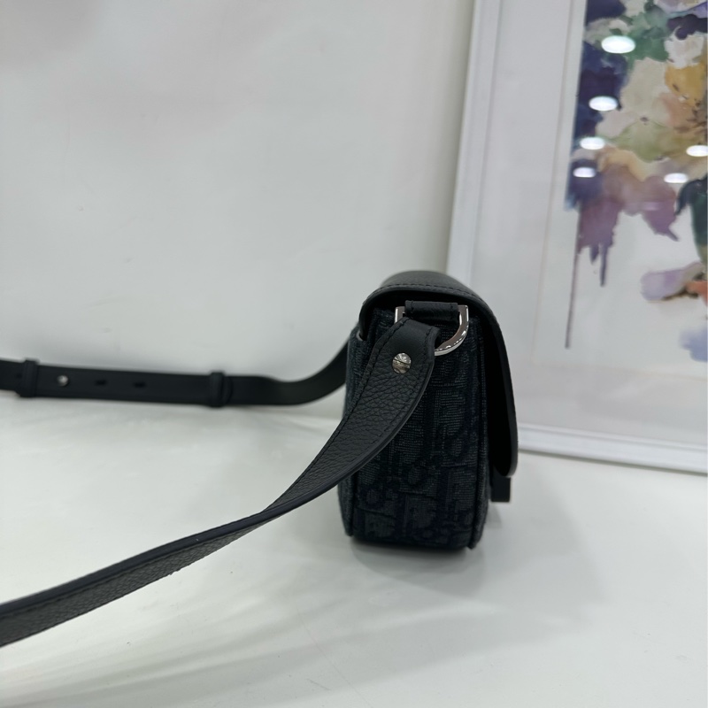 DIOR 迪奧 暗紋馬鞍 mini 23年編碼 有票 經典暗紋老花刺繡 時尚百搭 可手提斜挎 日常非常實用百搭-4