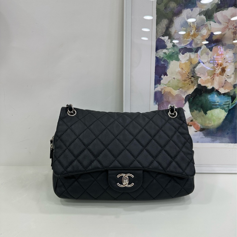 Chanel黑銀魚子醬easy flap機場鏈條包 整體好成色 有標無卡 尺寸30x7x18 20開 四角有磨損-1