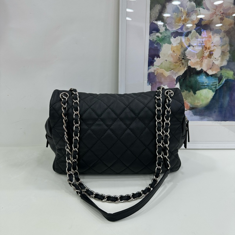 Chanel黑銀魚子醬easy flap機場鏈條包 整體好成色 有標無卡 尺寸30x7x18 20開 四角有磨損-3