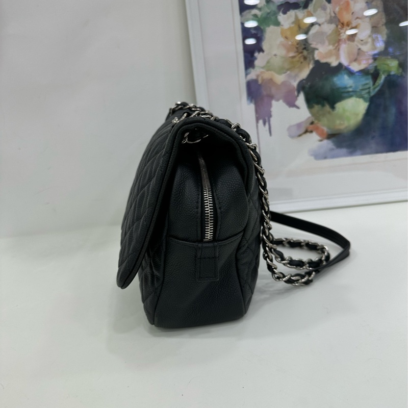 Chanel黑銀魚子醬easy flap機場鏈條包 整體好成色 有標無卡 尺寸30x7x18 20開 四角有磨損-4