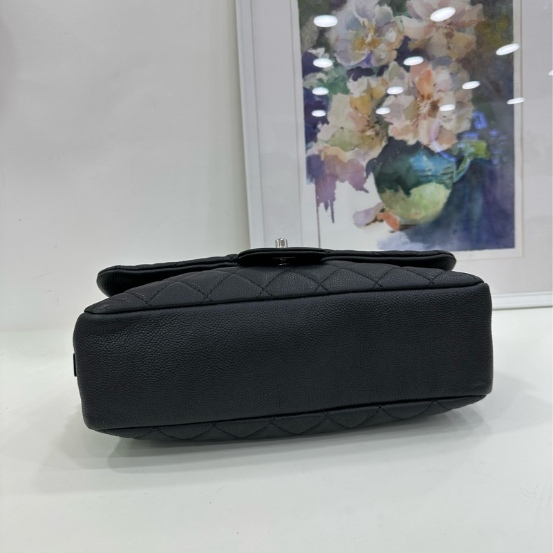 Chanel黑銀魚子醬easy flap機場鏈條包 整體好成色 有標無卡 尺寸30x7x18 20開 四角有磨損-6