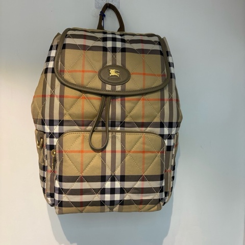 Burberry 背包