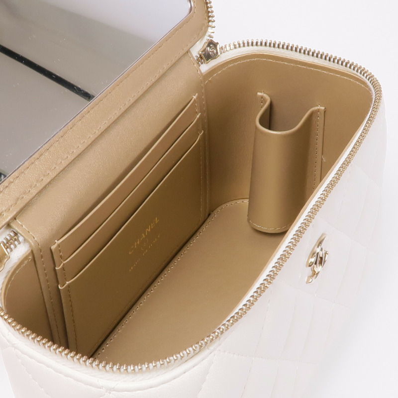CHANEL 羊皮皮革Vanity Case金扣肩背袋-12