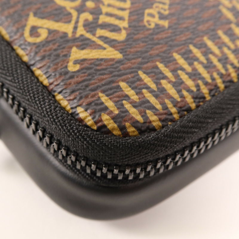 LOUIS VUITTON Damier LV x Nigo Phone Pouch肩背袋-13