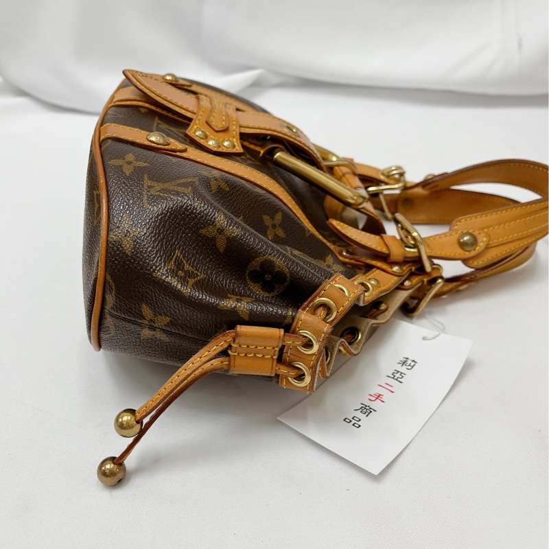 莉亞精品♡LV M92399 餃子包抽繩雙珠 二手-4
