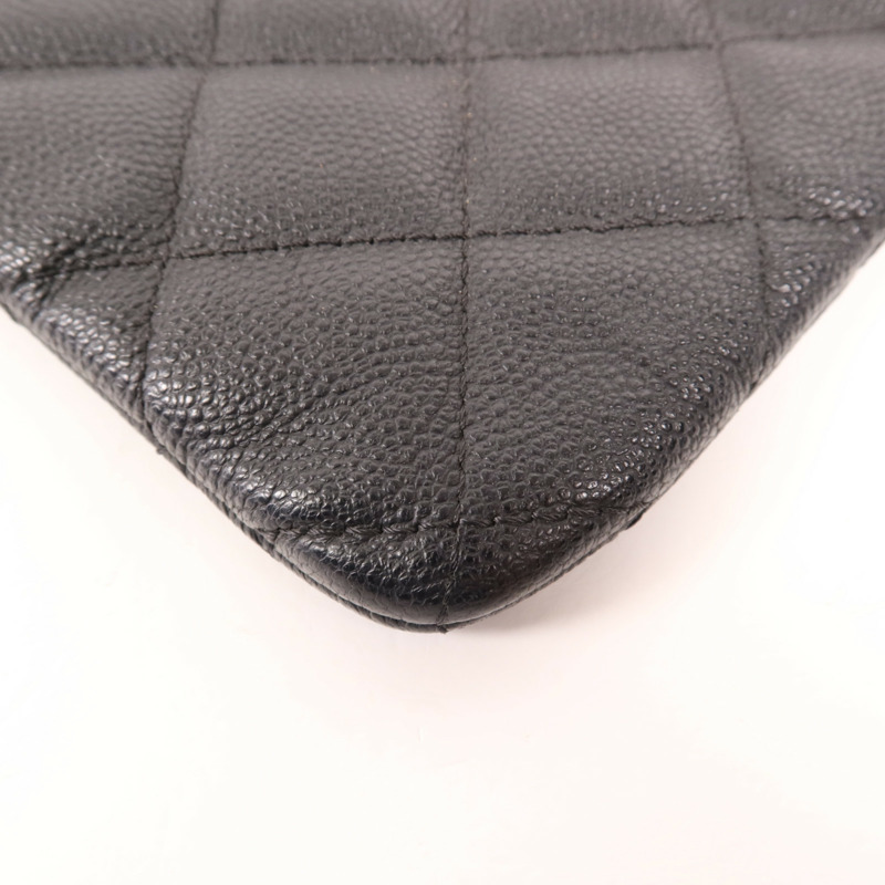 CHANEL 牛皮皮革O-Case銀扣手拿包-9