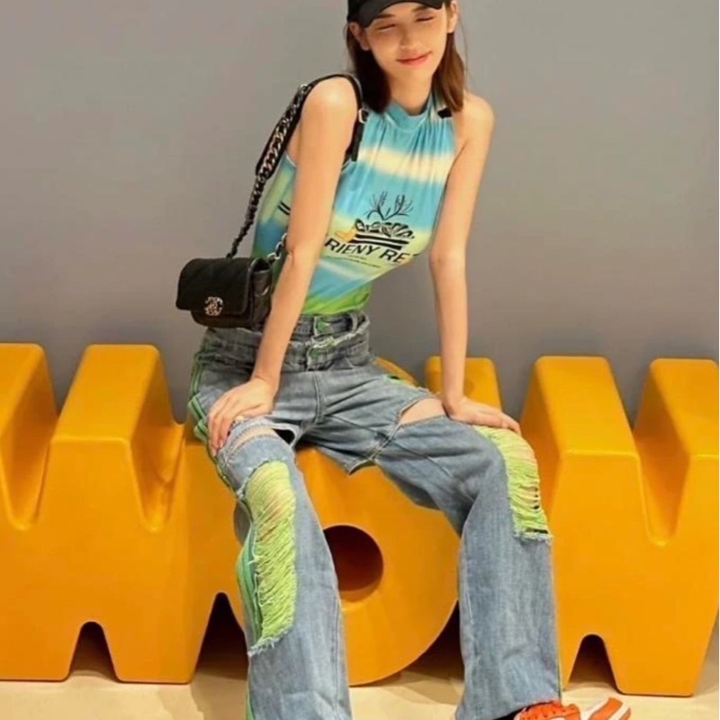 Chanel 19黑金腰包-9