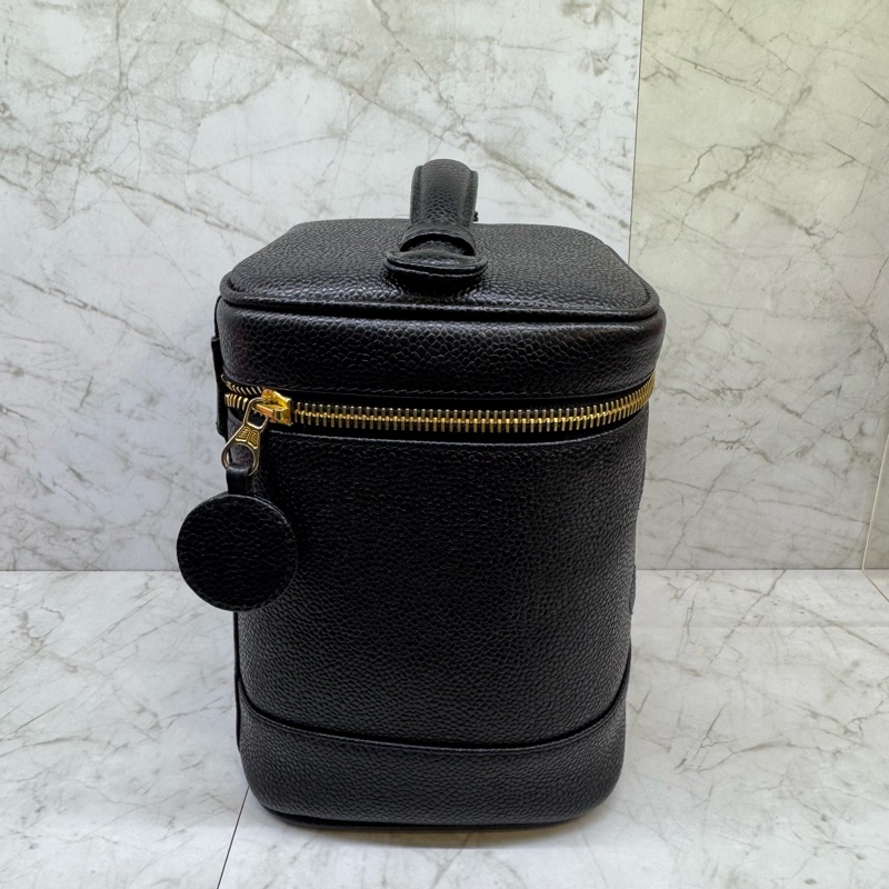 CHANEL黑金手提化妝箱包/3開-1