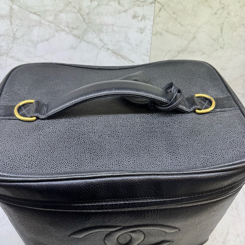 CHANEL黑金荔枝皮雙C大化妝箱-4