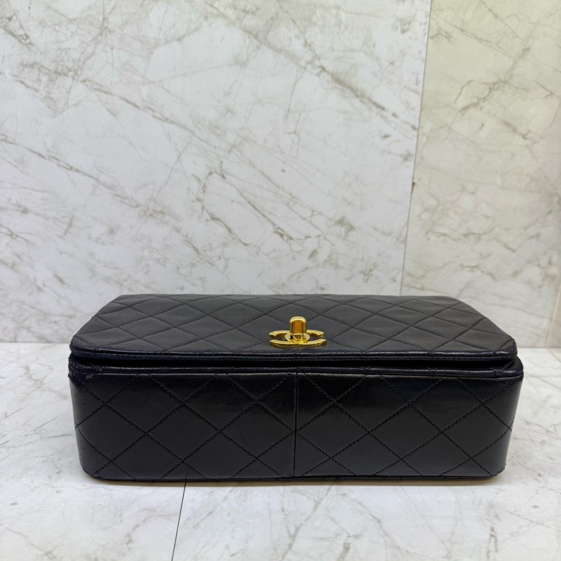 CHANEL羊皮翻蓋雙C LOGO包/1-4