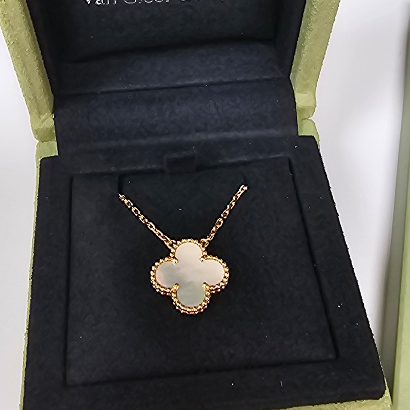 VCA Van Cleef & Arpels梵克雅寶  Vintage Alhambra 白母貝 中號-2