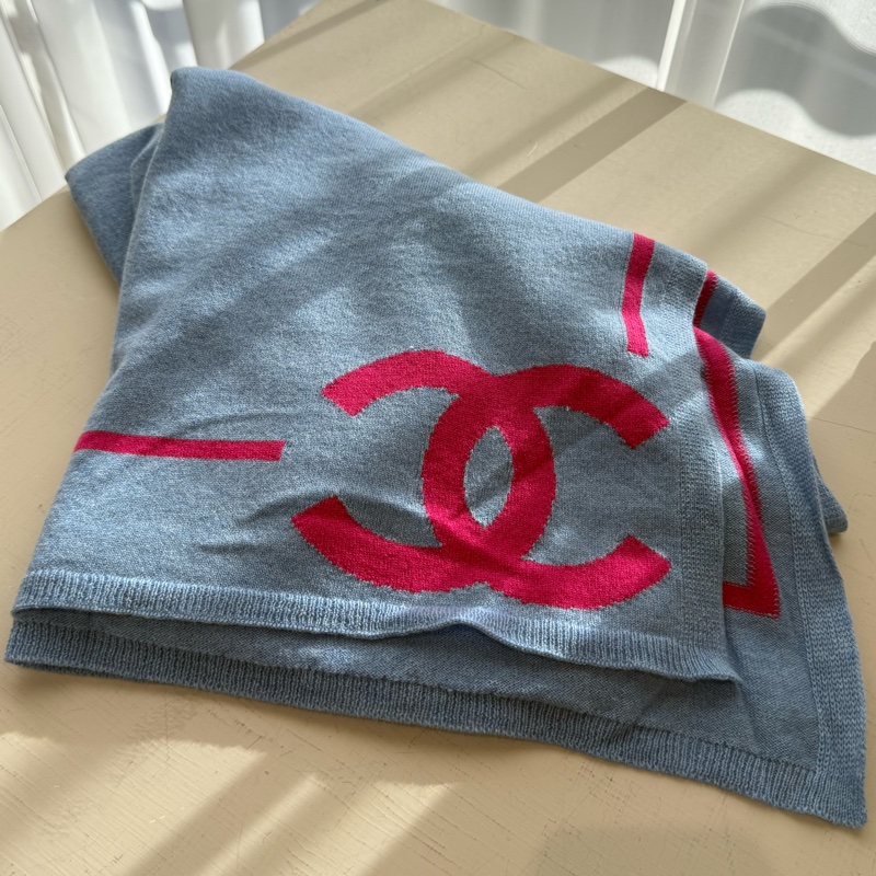 CHANEL 藍底桃紅色logo圍巾-2