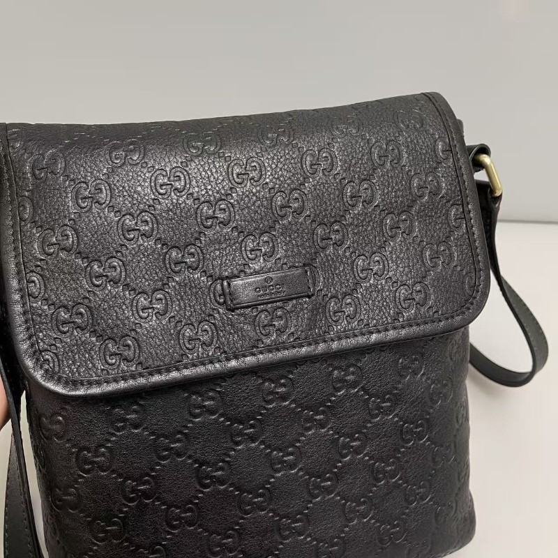 Gucci 黑色全皮壓紋小號郵差包 斜背包-2