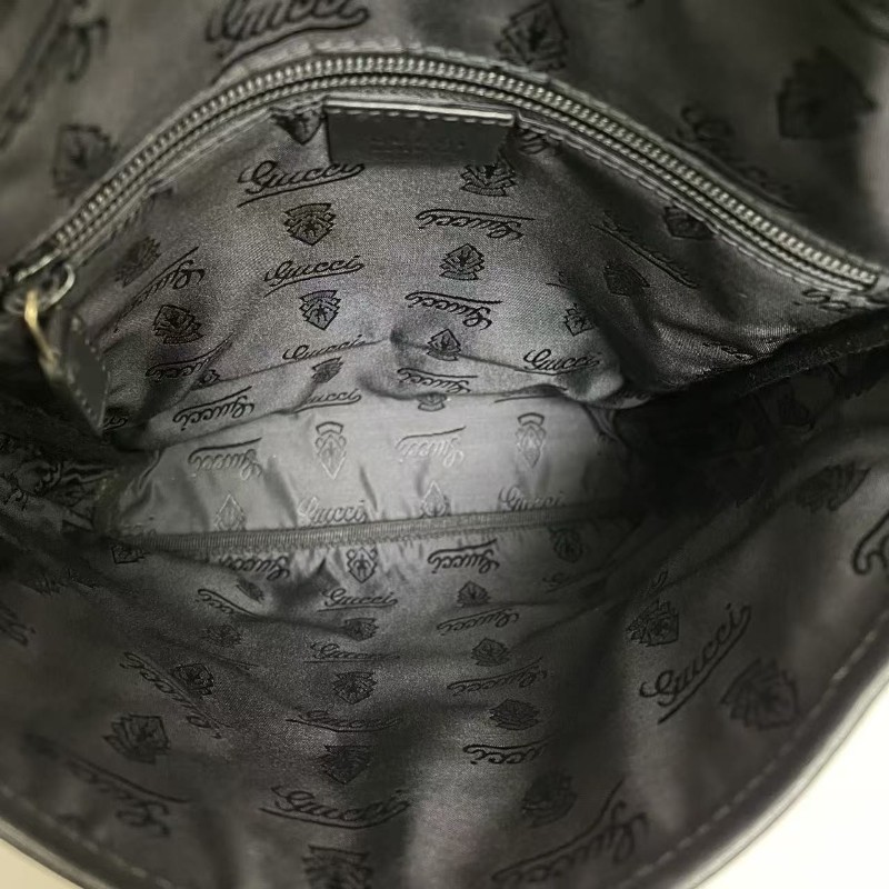 Gucci 黑色全皮壓紋小號郵差包 斜背包-8