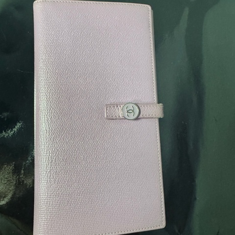 Chanel 夢幻紫長夾