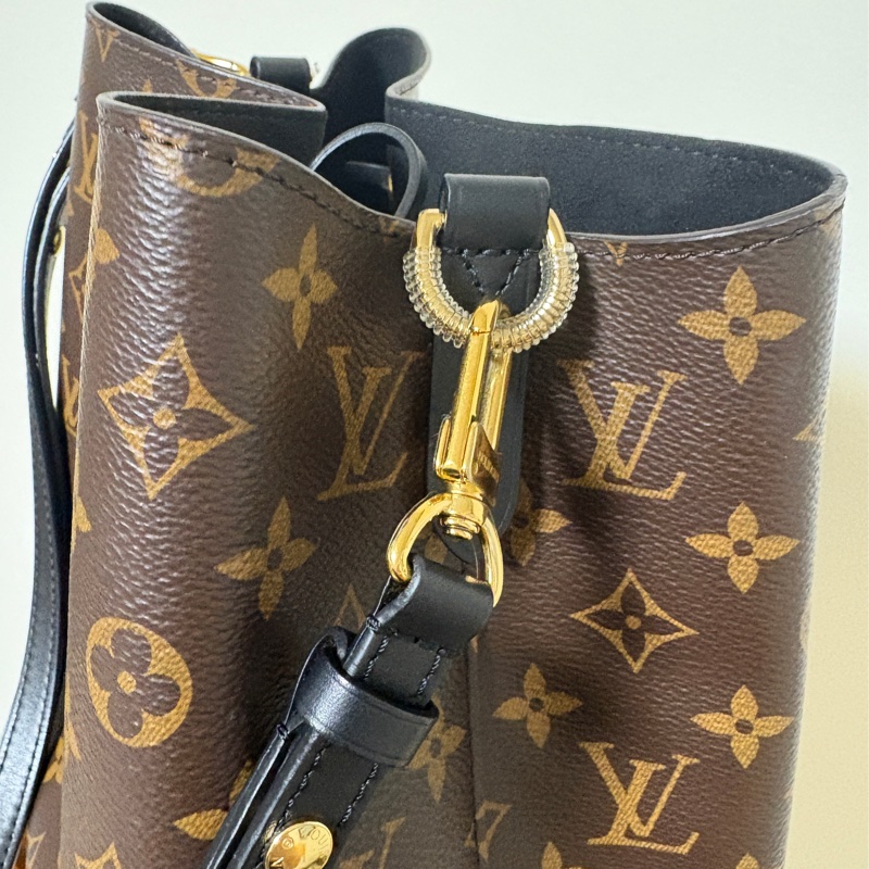 【正品 Louis Vuitton LV Monogram NeoNoé MM 水桶包|型號 M44020|極新保存・金屬包膜保護・百搭經典】-15