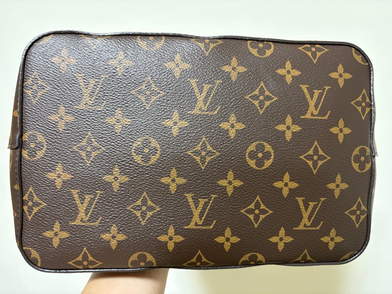 【正品 Louis Vuitton LV Monogram NeoNoé MM 水桶包|型號 M44020|極新保存・金屬包膜保護・百搭經典】-20