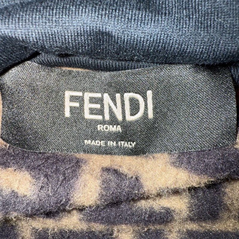 ❤️ FENDI 滿印LOGO外套-2