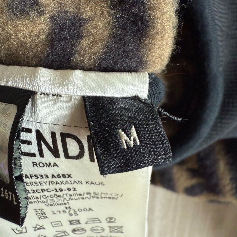 ❤️ FENDI 滿印LOGO外套-4