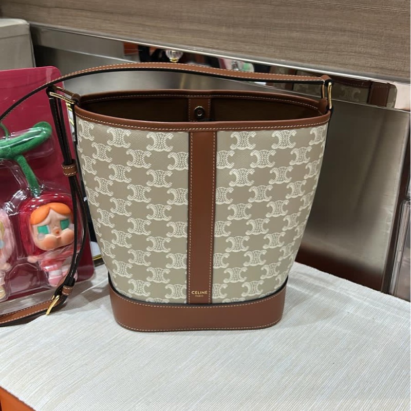 CELINE BUCKET CUIR TRIOMPHE手袋 米棕色牛皮-0
