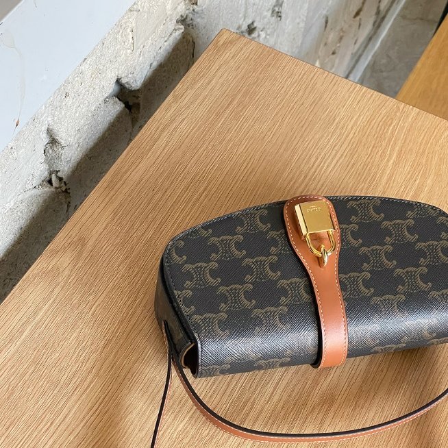 🎉新品好折扣✨ Celine 10I592 凱旋門老花 Taubou 鎖頭包-14