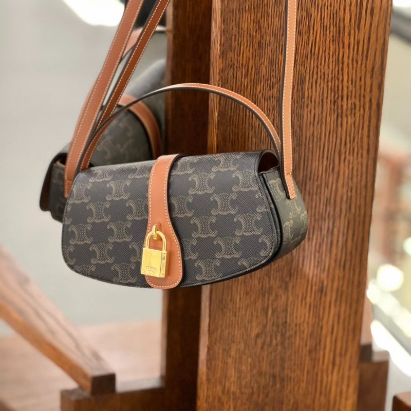 🎉新品好折扣✨ Celine 10I592 凱旋門老花 Taubou 鎖頭包-19