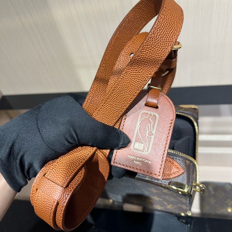 LOUIS VUITTON x NBA 联名款 Trunk 经典老花 软盒子小方包手提包单肩包斜挎包-10