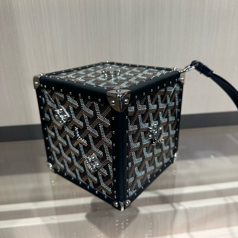 戈雅GOYARD Dé 老花满印锁扣开合 帆布拼皮 手腕包-1
