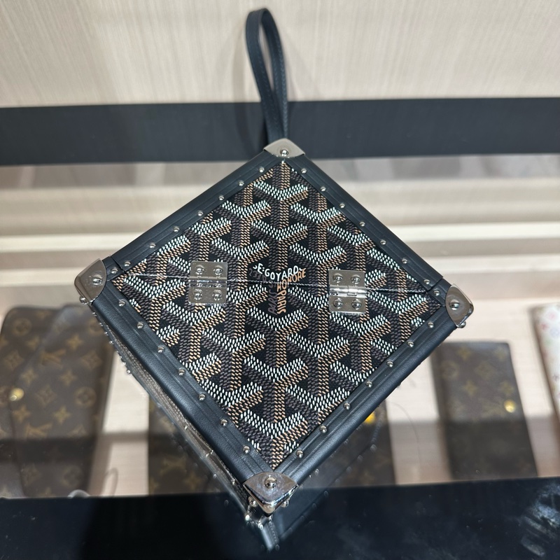 戈雅GOYARD Dé 老花满印锁扣开合 帆布拼皮 手腕包-7