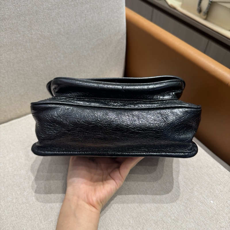 YSL niki 黑銀 小號18年 尺寸約22*8*16.5。-5