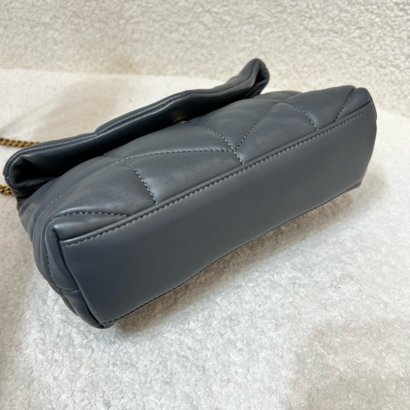 YSL UFFER TOY灰金羊皮革 迷你mini雲朵包手袋鏈條包22年 塵袋 尺寸約22.5*16*8。-6