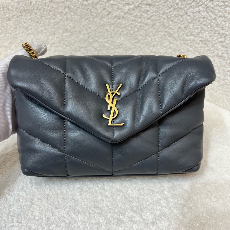 YSL UFFER TOY灰金羊皮革 迷你mini雲朵包手袋鏈條包22年 塵袋 尺寸約22.5*16*8。-9