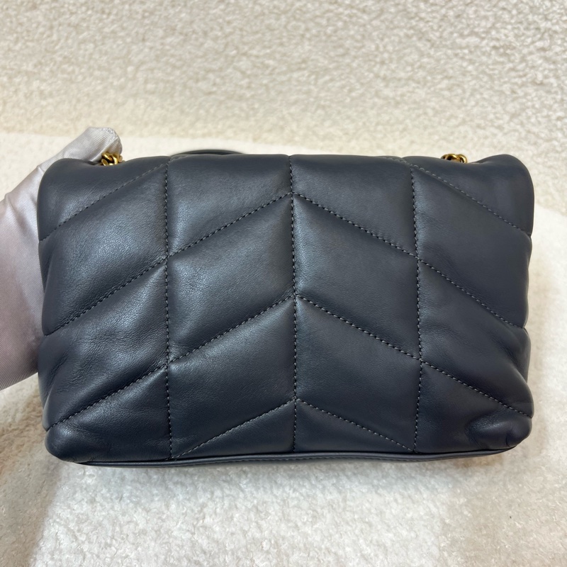 YSL UFFER TOY灰金羊皮革 迷你mini雲朵包手袋鏈條包22年 塵袋 尺寸約22.5*16*8。-11