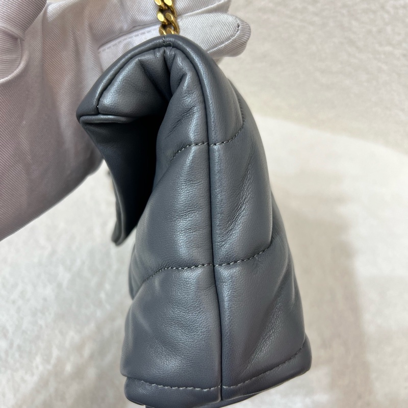 YSL UFFER TOY灰金羊皮革 迷你mini雲朵包手袋鏈條包22年 塵袋 尺寸約22.5*16*8。-12