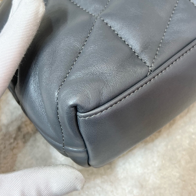 YSL UFFER TOY灰金羊皮革 迷你mini雲朵包手袋鏈條包22年 塵袋 尺寸約22.5*16*8。-18