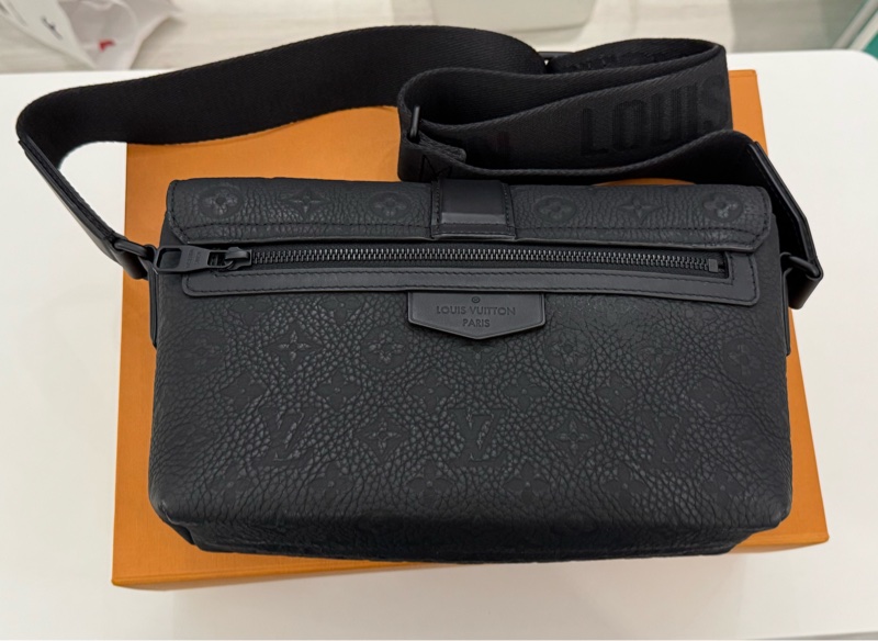 Louis Vuitton LV M23741 S-Cape 黑色 郵差包 斜背包 側背包 皮革-1