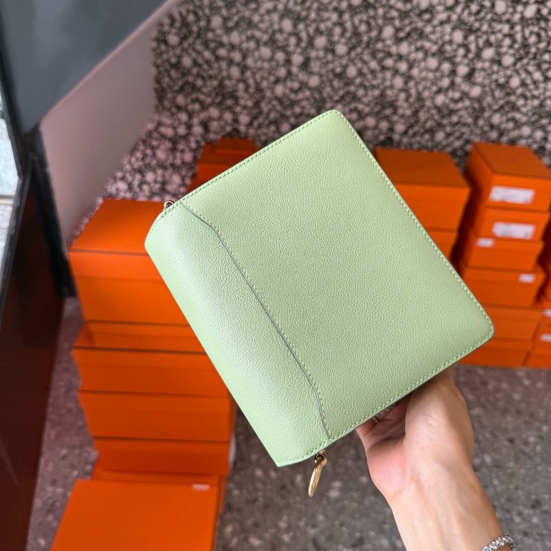 Hermes Roulis19-1