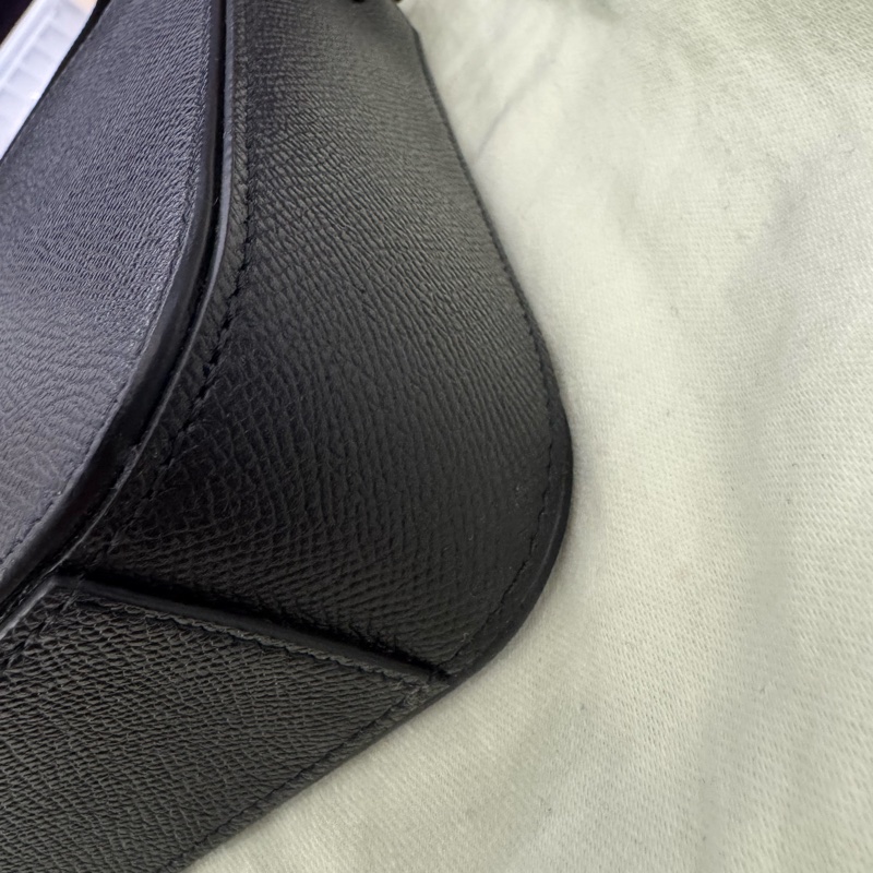 BURBERRY Muswell 皮革 相機包 斜背包 郵差包 黑色-7