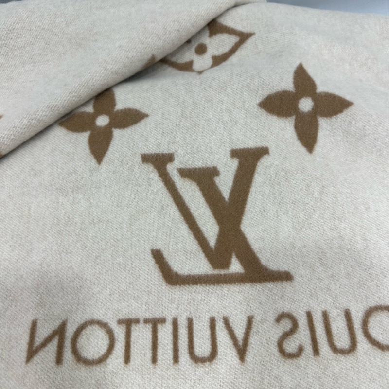 LV M76067 奶茶色拼米白色雙面羊毛圍巾 170x45-5