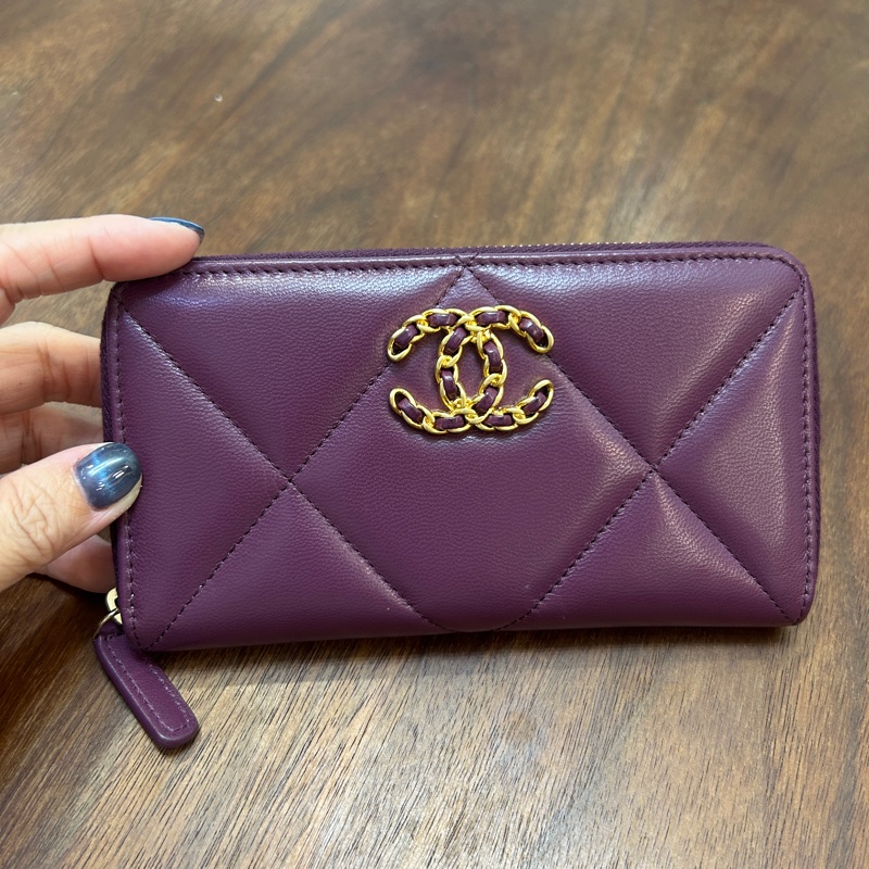 Chanel 紫羊皮19ㄇ拉4卡中夾-0