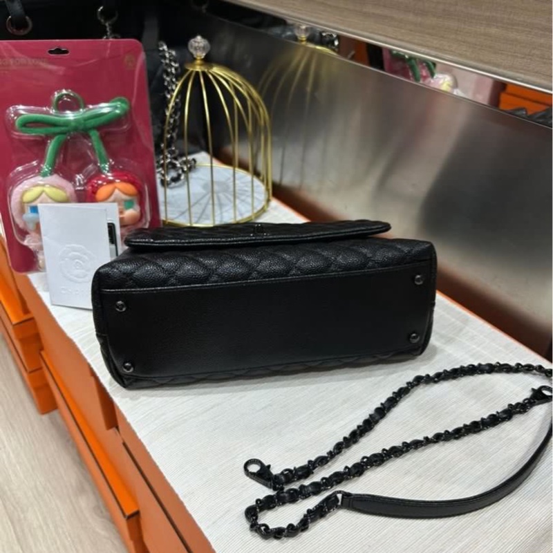 chanel Coco Handle So Black Medium-4