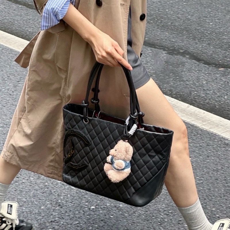 Chanel cambon tote
soblack large-9
