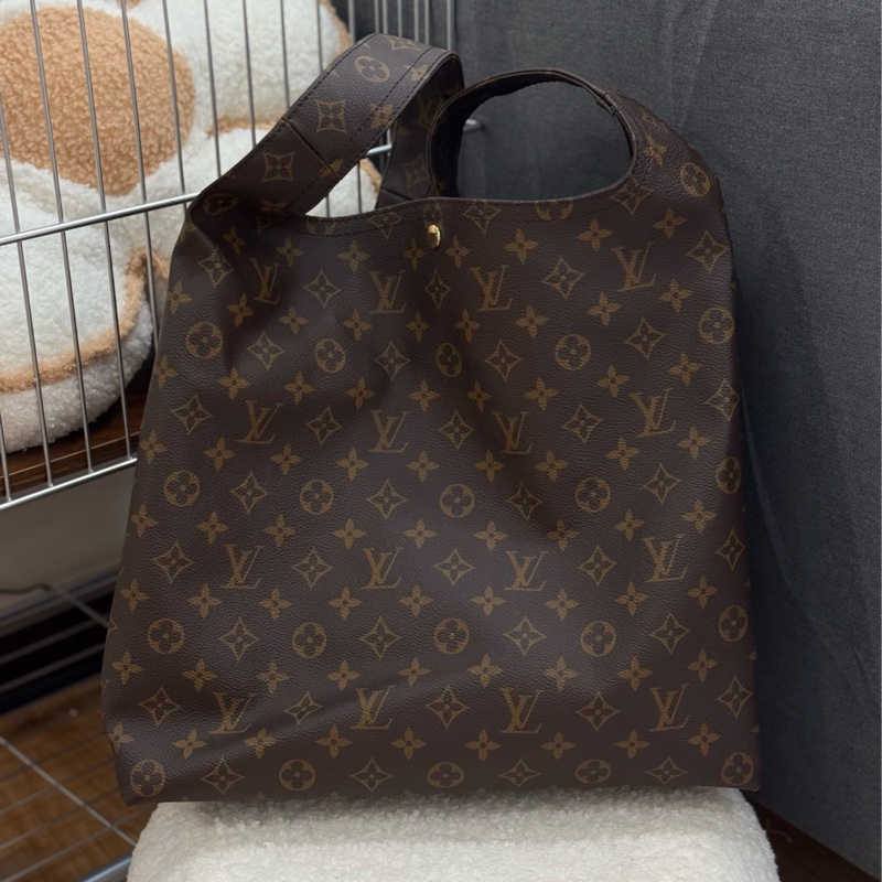 LV Atlantis GM菜籃子 單肩包 手提包-1