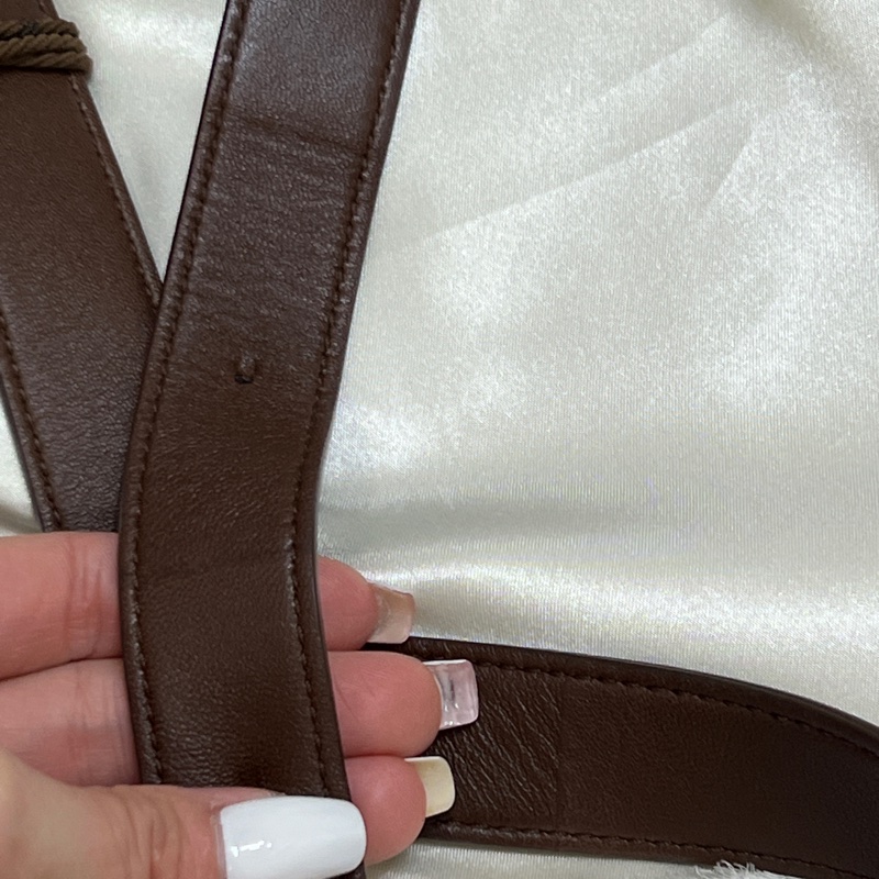 Bottega Veneta Cassette Bag 深巧克力棕色斜背包 Hailey Bieber同款-9