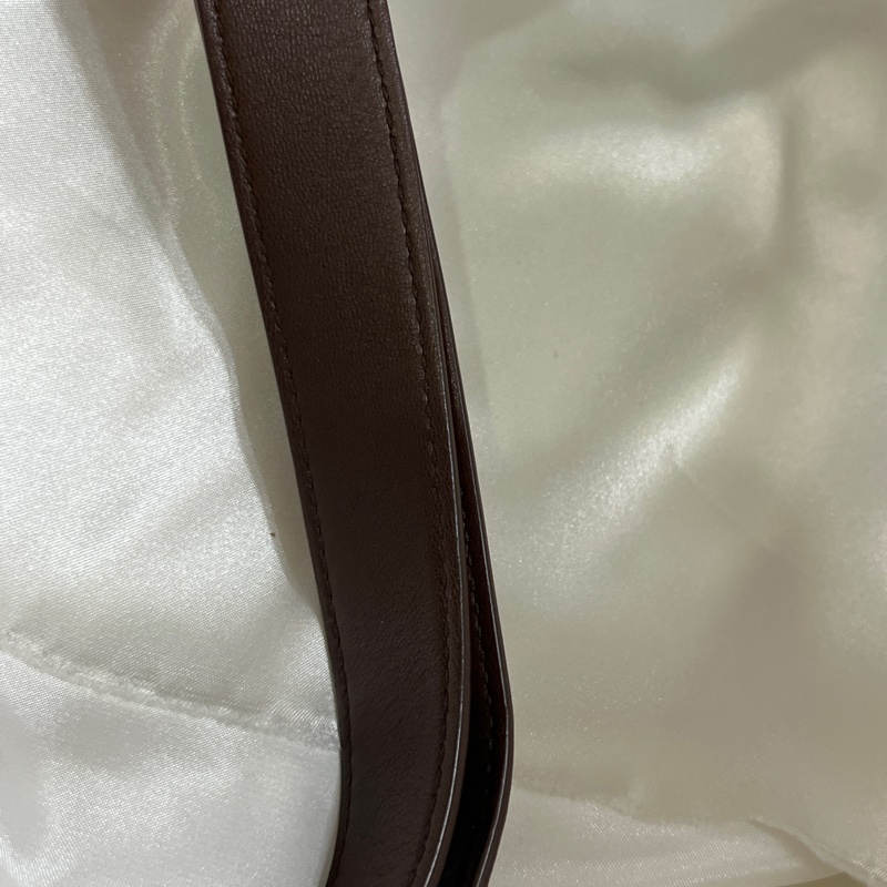 Bottega Veneta Cassette Bag 深巧克力棕色斜背包 Hailey Bieber同款-33