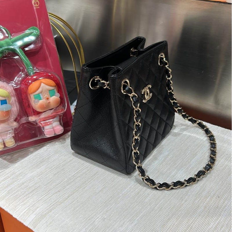 Chanel mini bucket bag黑色荔枝牛皮金扣-1