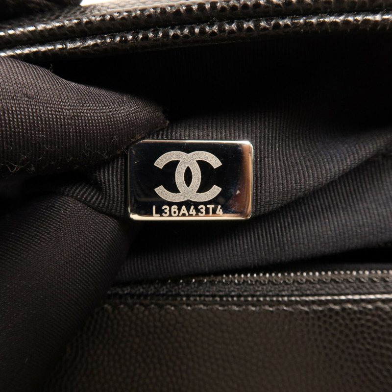 CHANEL 牛皮皮革Boy 28銀扣鏈帶肩背袋-6